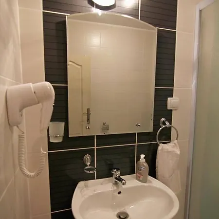 3m Guest house *